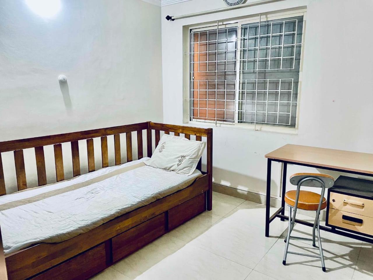 Shanthi Home Stay Puttaparthi Esterno foto