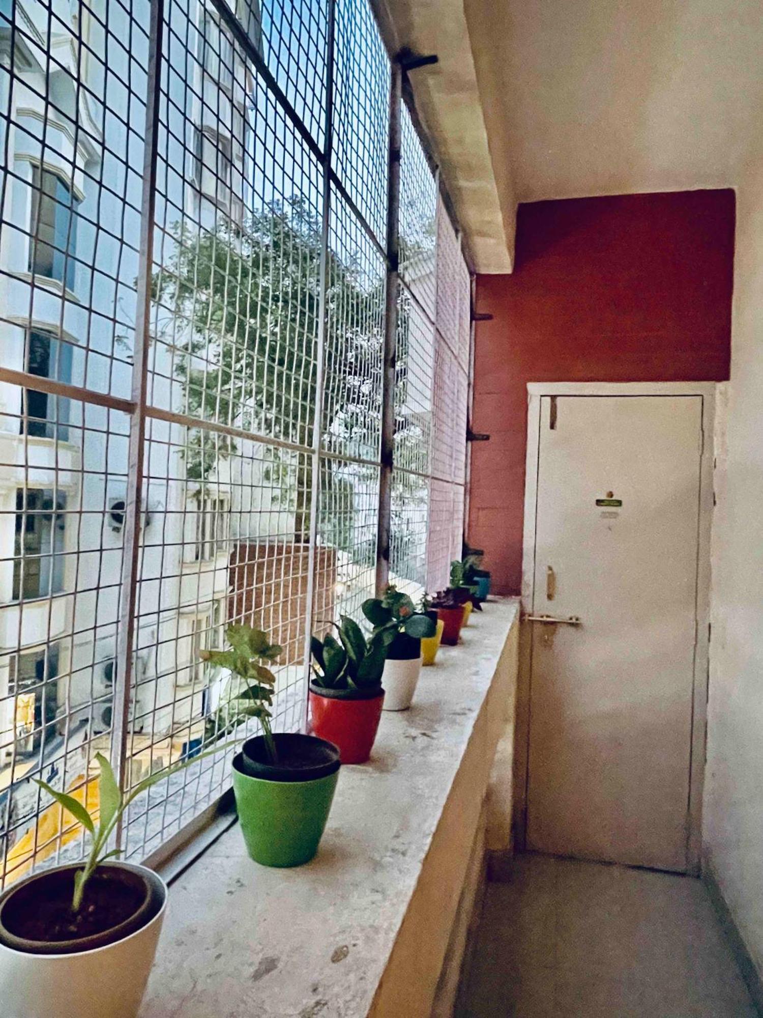 Shanthi Home Stay Puttaparthi Esterno foto