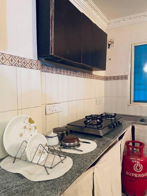 Shanthi Home Stay Puttaparthi Esterno foto