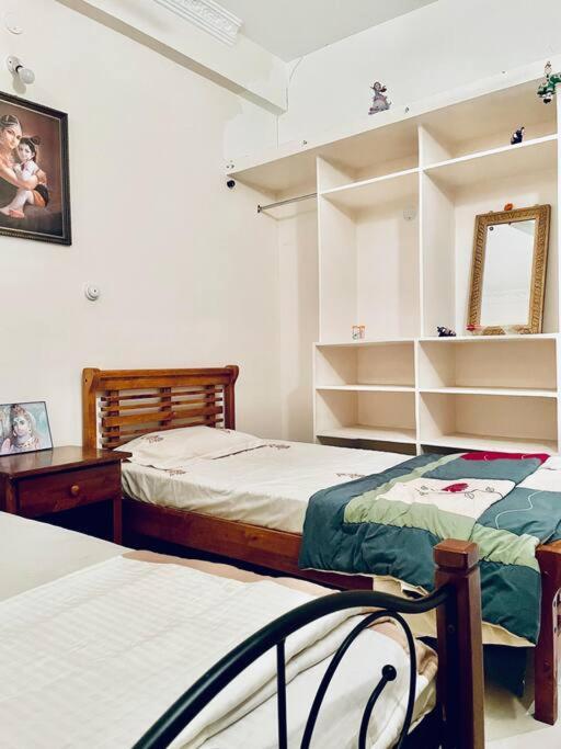 Shanthi Home Stay Puttaparthi Esterno foto